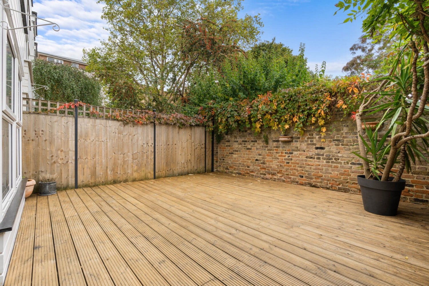 Flat Lots Road in Greater London