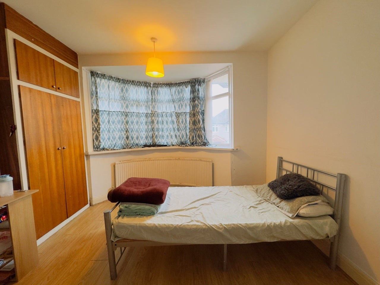 Room Cambridge Close in Greater London