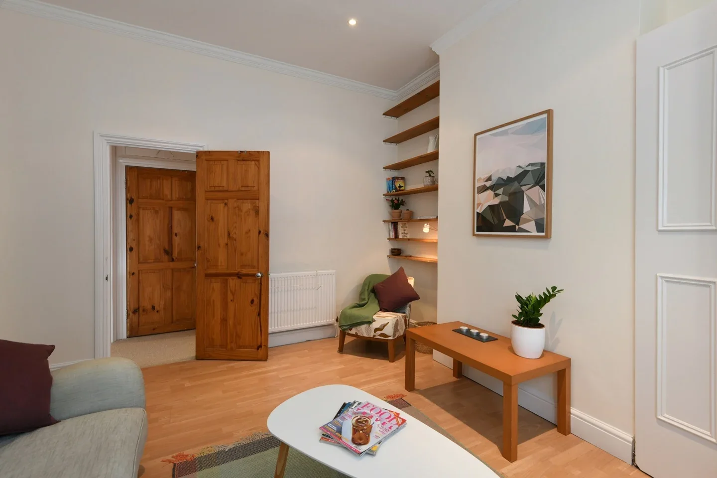 Flat Drayton Park in Greater London