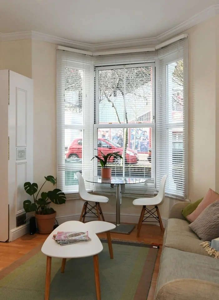 Flat Drayton Park in Greater London