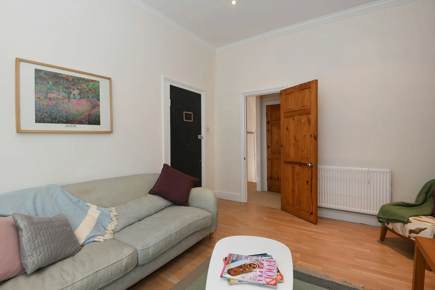 Flat Drayton Park in Greater London