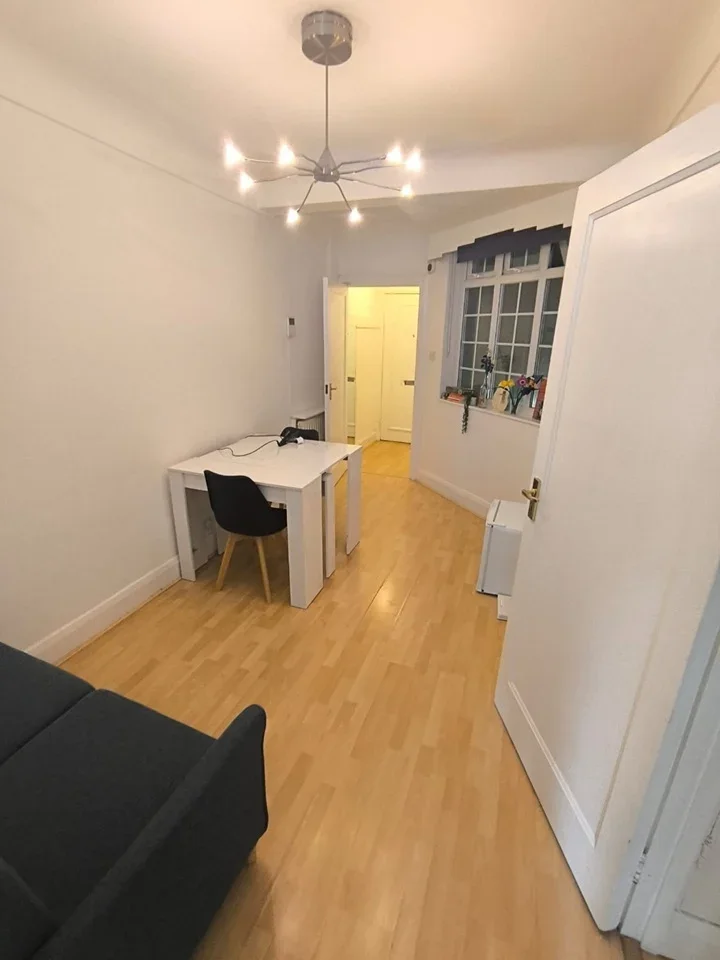 Flat Huntsworth Mews North in City of Westminster