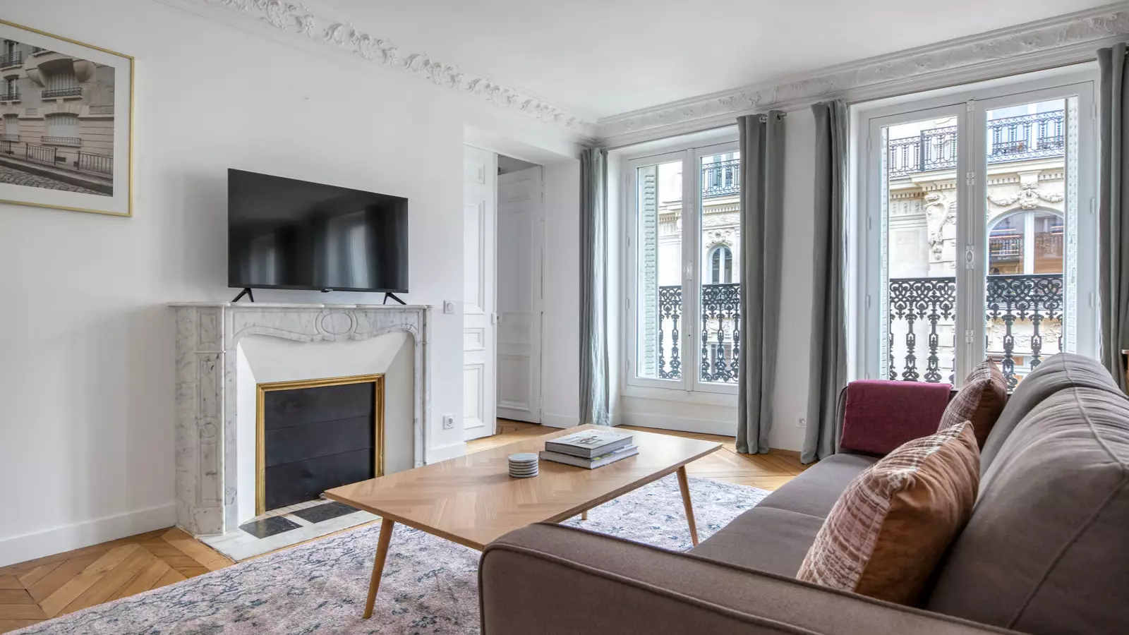 Flat Rue de la Victoire in Paris
