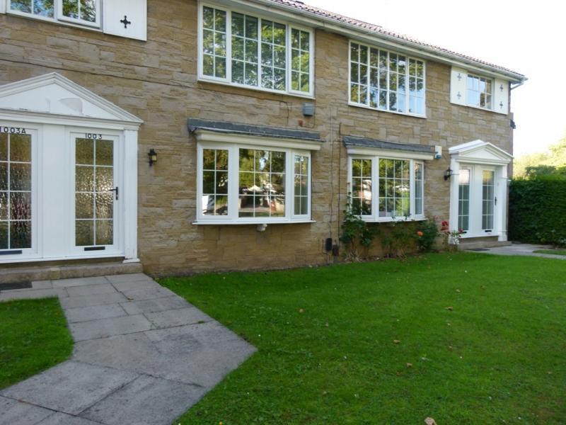 Flat Scott Hall Road in Leeds
