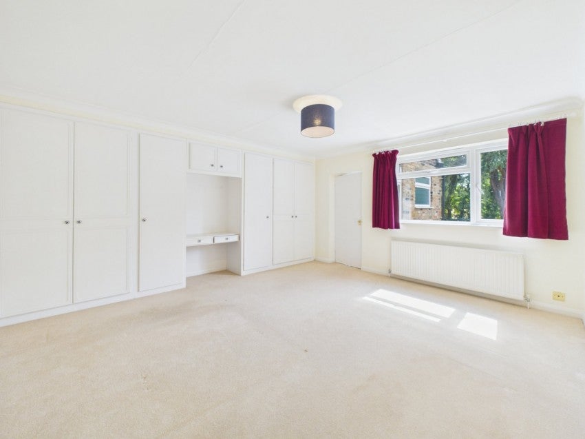 Flat Hambleton in Old Windsor