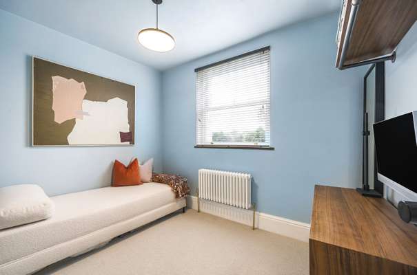 Flat King Henry's Road in Greater London