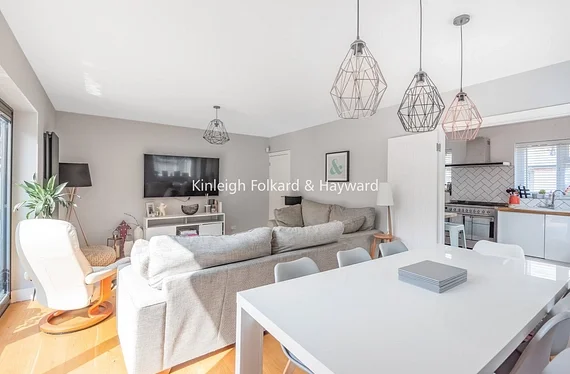 House Colin Close in Greater London