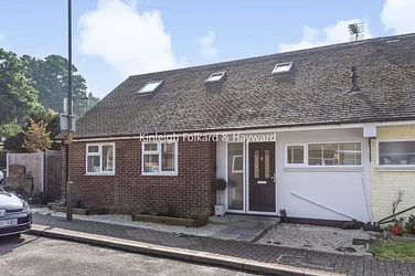 House Colin Close in Greater London