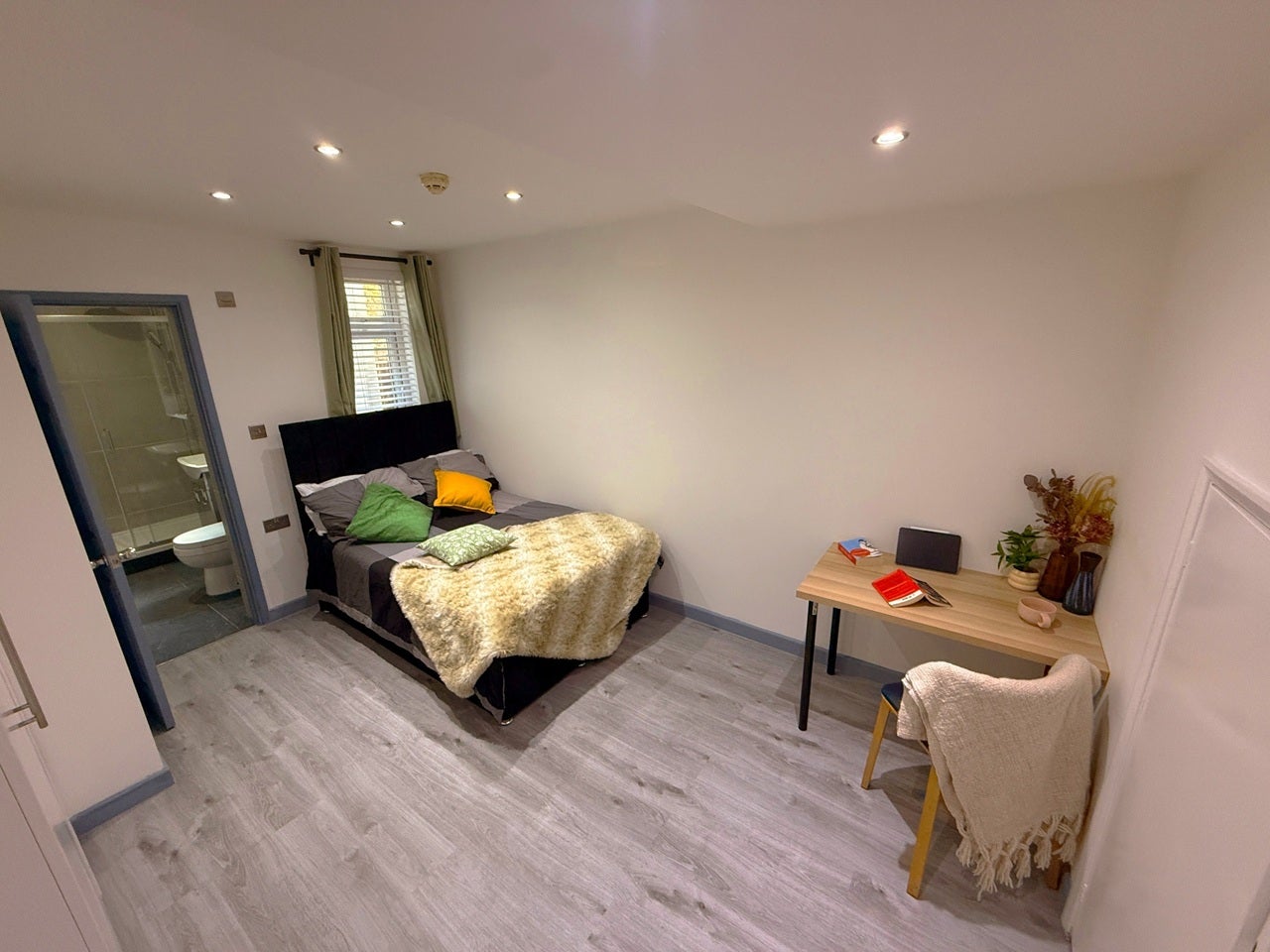 Room Freemason's Road in Greater London