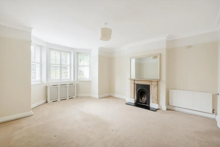 Flat Thurlow Road in Greater London