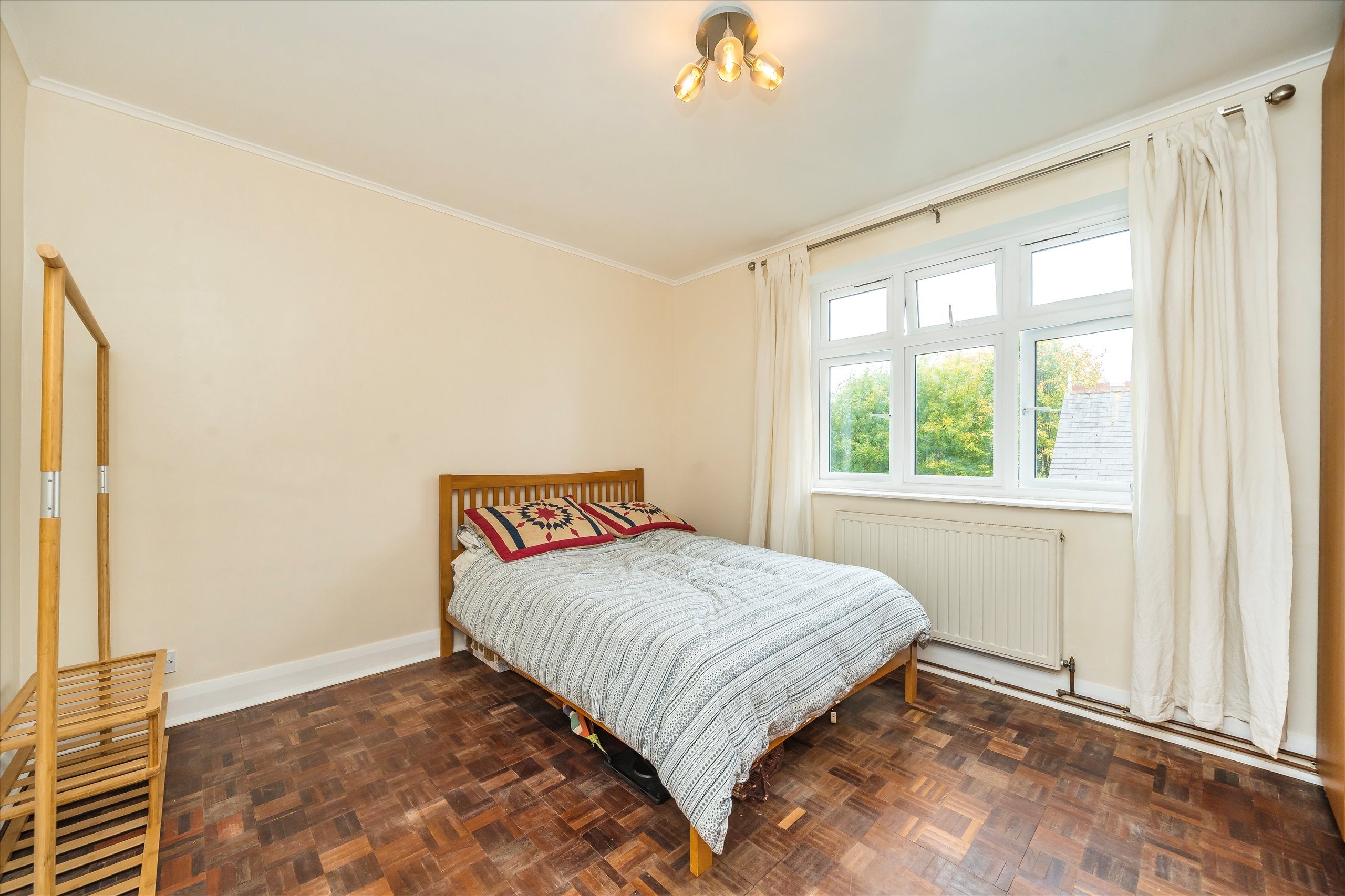 Flat The Downs in Greater London