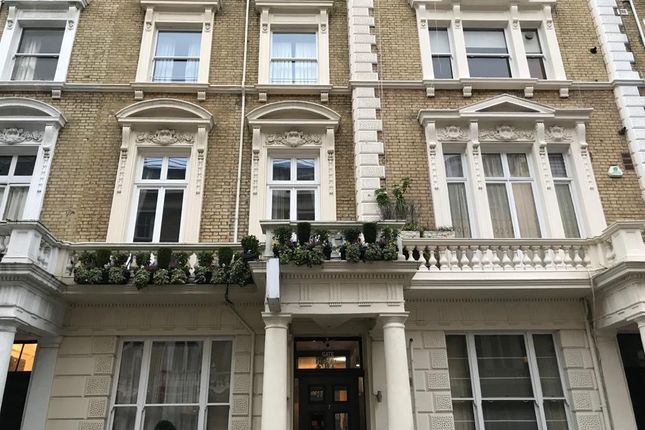 Flat Clanricarde Gardens in Greater London