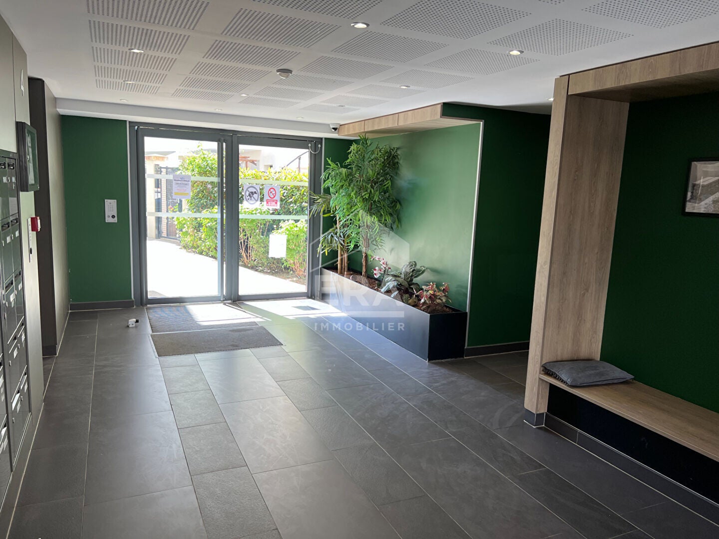 Flat Place de la Farandole in Neuilly-sur-Marne