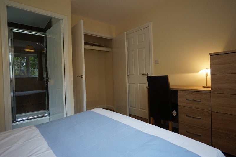 Room Richards Avenue in Stafford