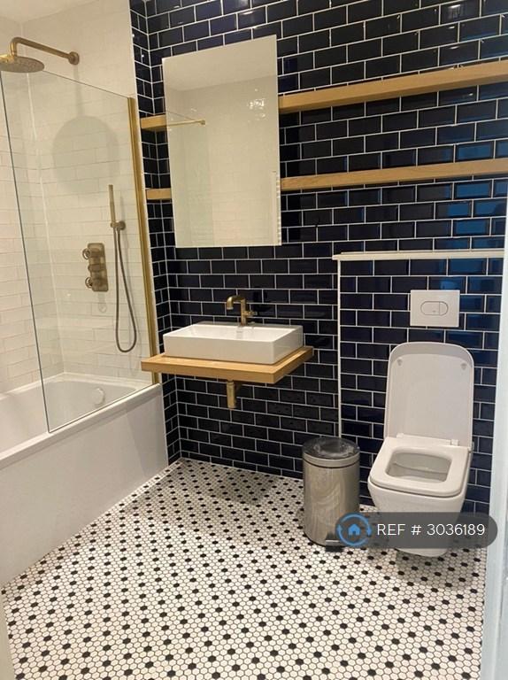 Flat Orchard Place in Greater London