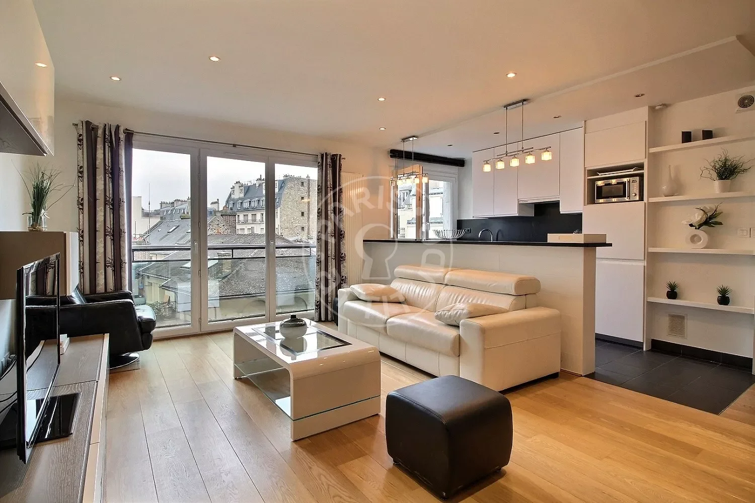Flat Rue Beethoven in Paris
