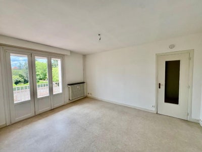 Flat Impasse Henri Desroche in Roanne