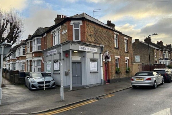 House Newbury Road in London