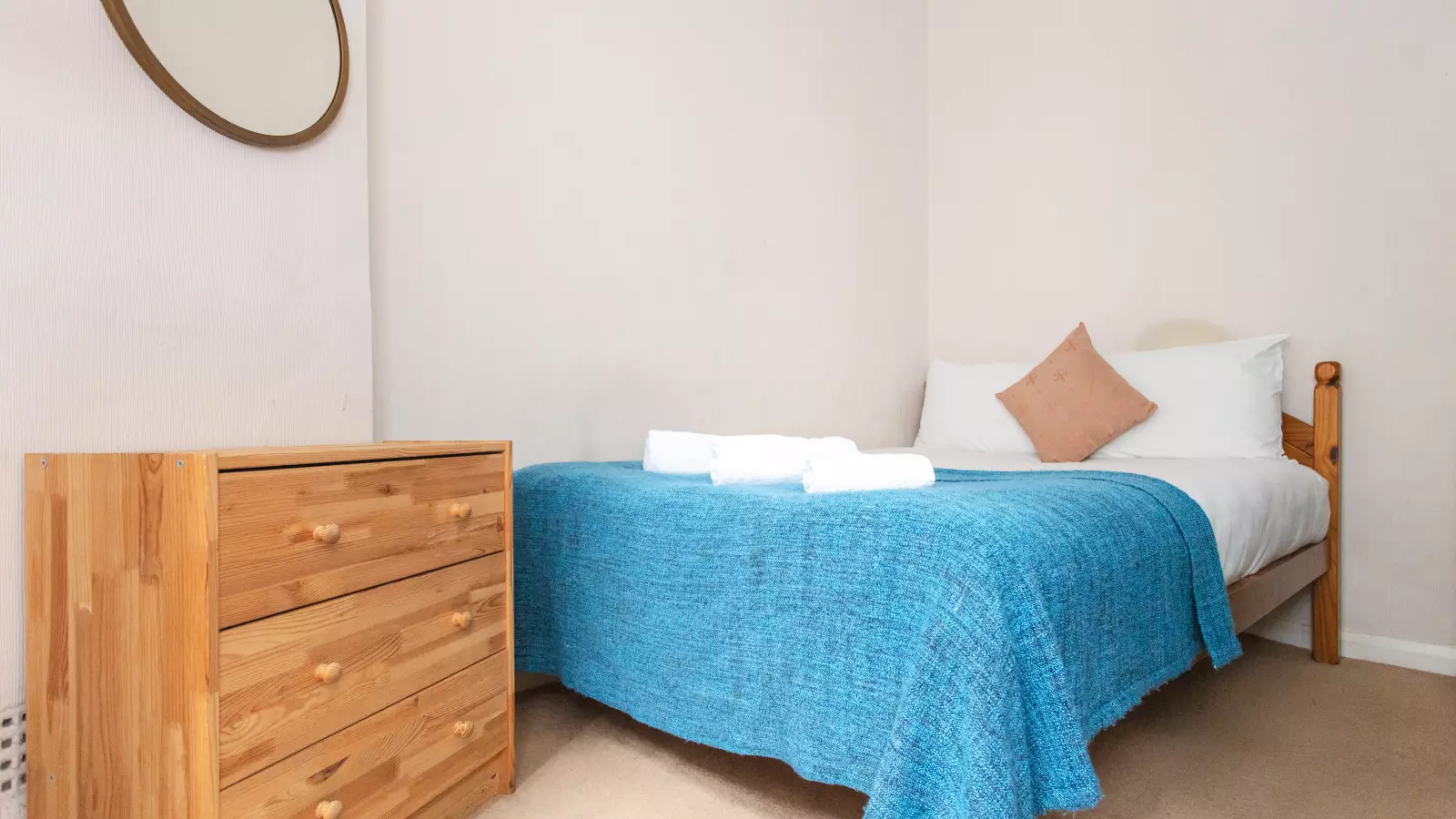 Flat Avonmouth Street in Greater London