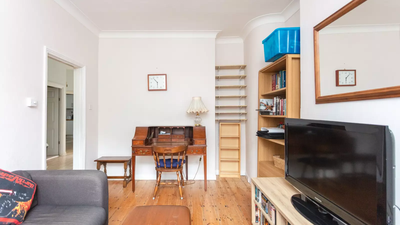 Flat Avonmouth Street in Greater London