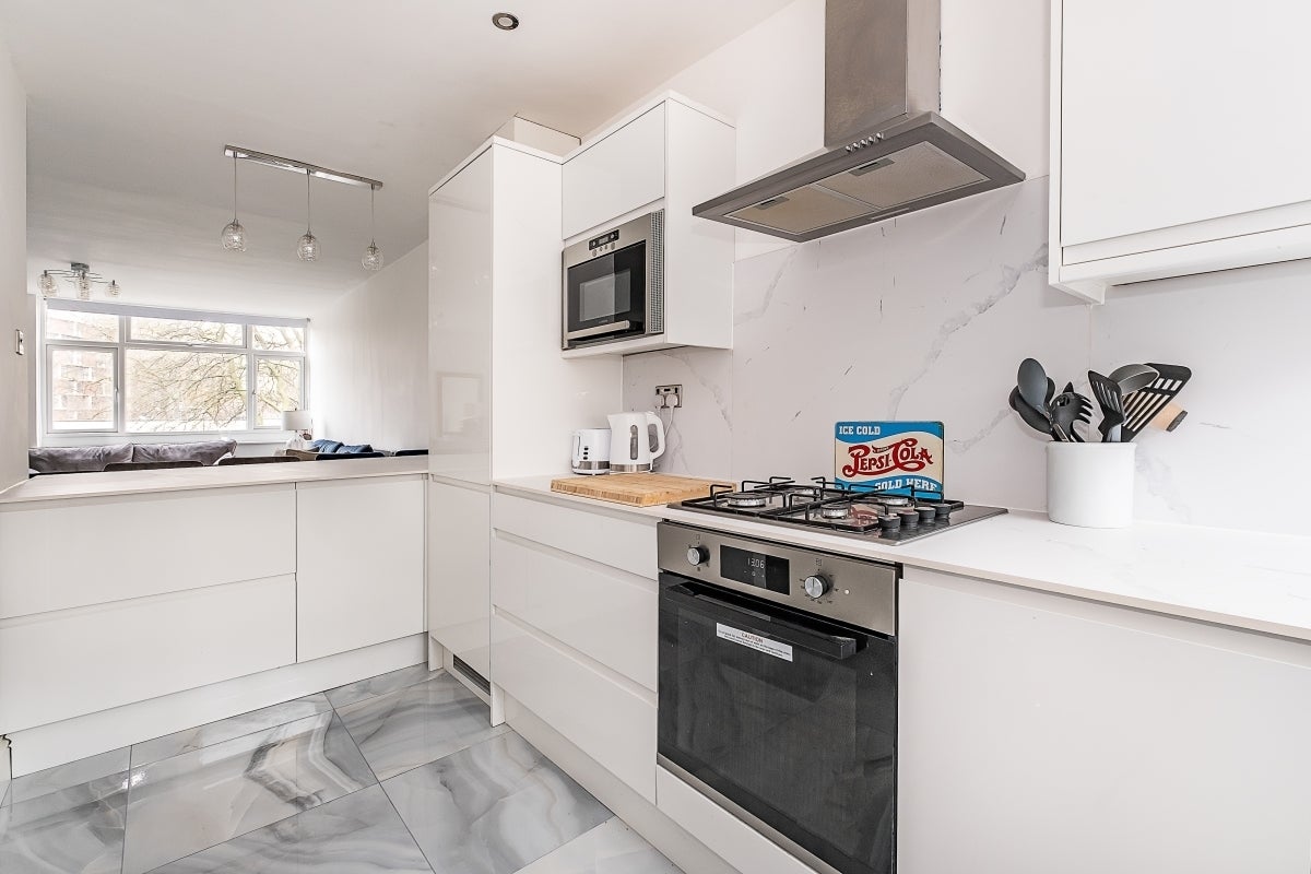 Flat Inverness Terrace in City of Westminster