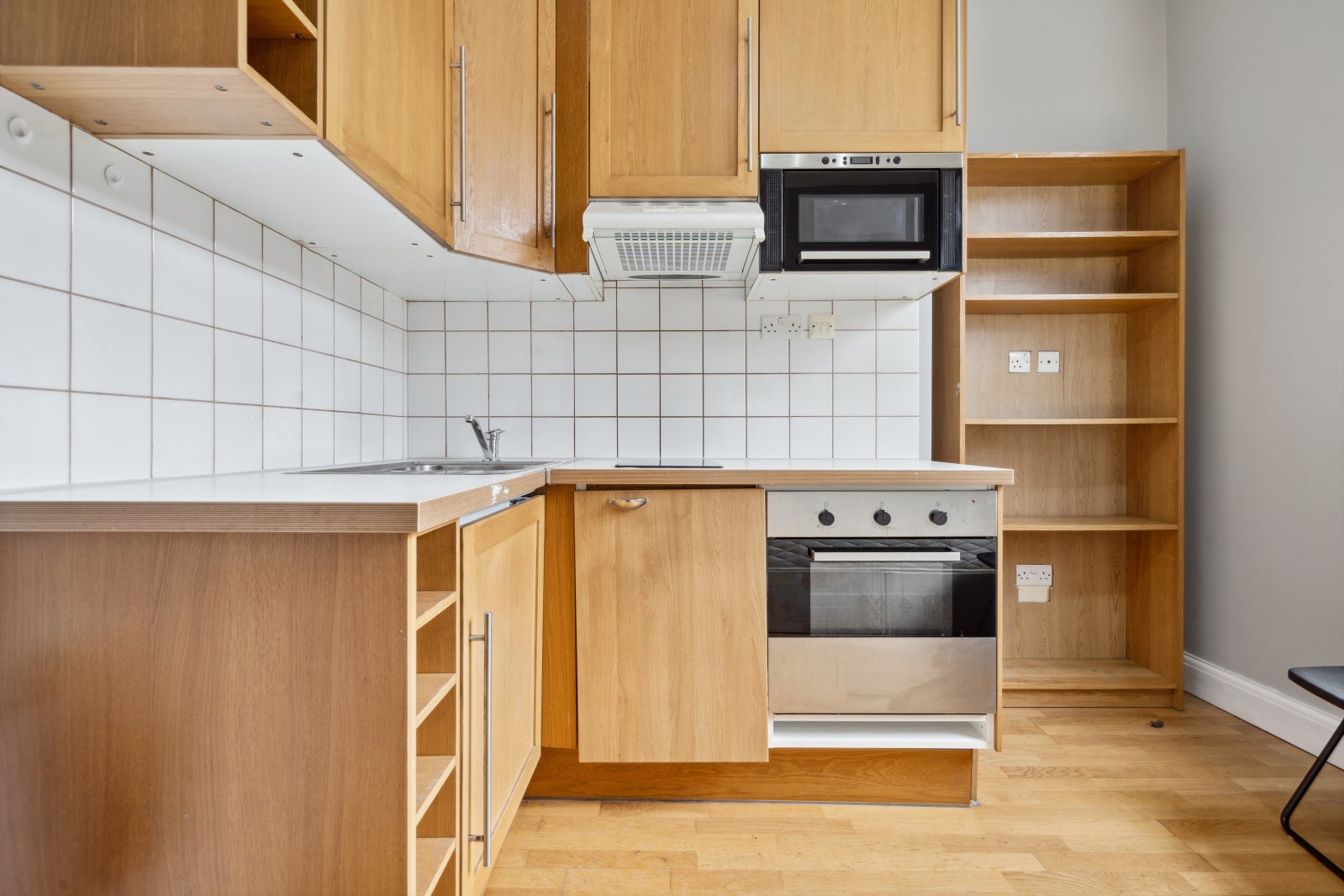 Flat Warbeck Road in Greater London