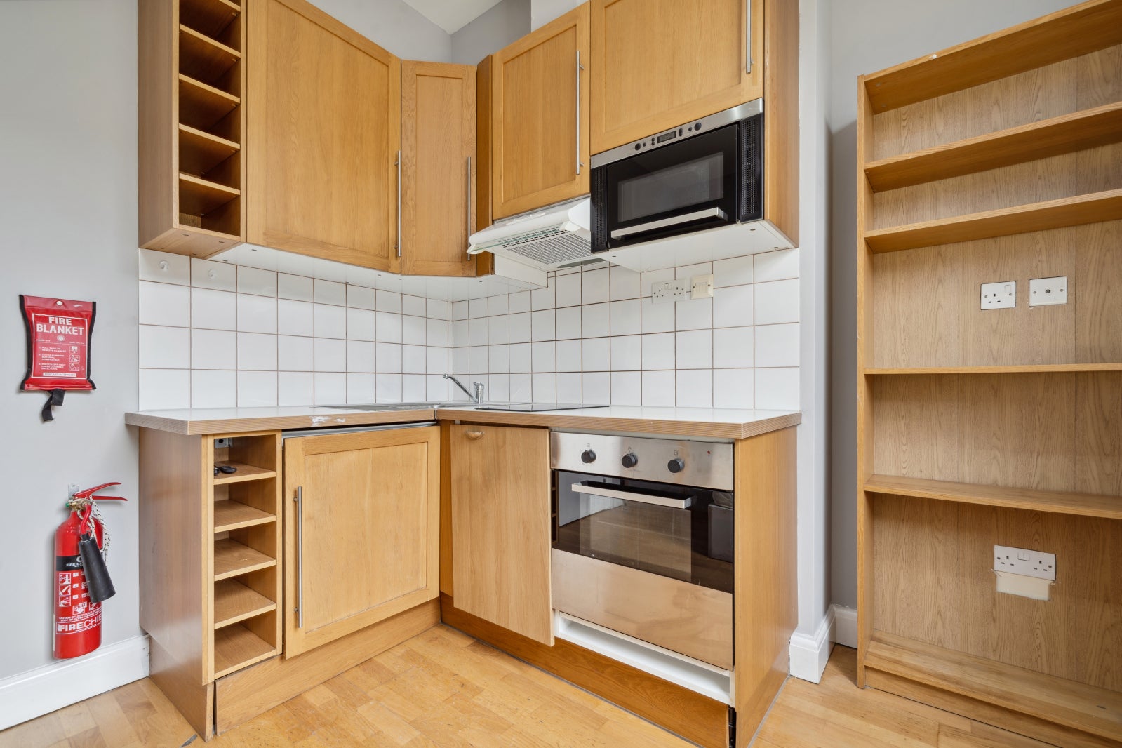 Flat Warbeck Road in Greater London