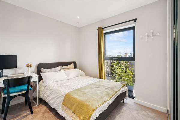 Flat Ufford Street in Greater London