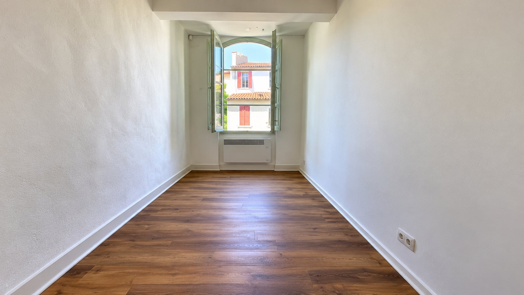Flat Rue de l'Hôtel de Ville in Arles