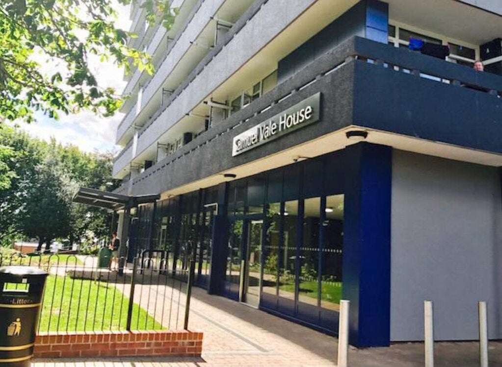 Flat St Columba's Close in Coventry