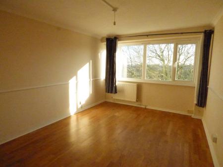 Flat The Knares in Basildon