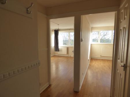 Flat The Knares in Basildon
