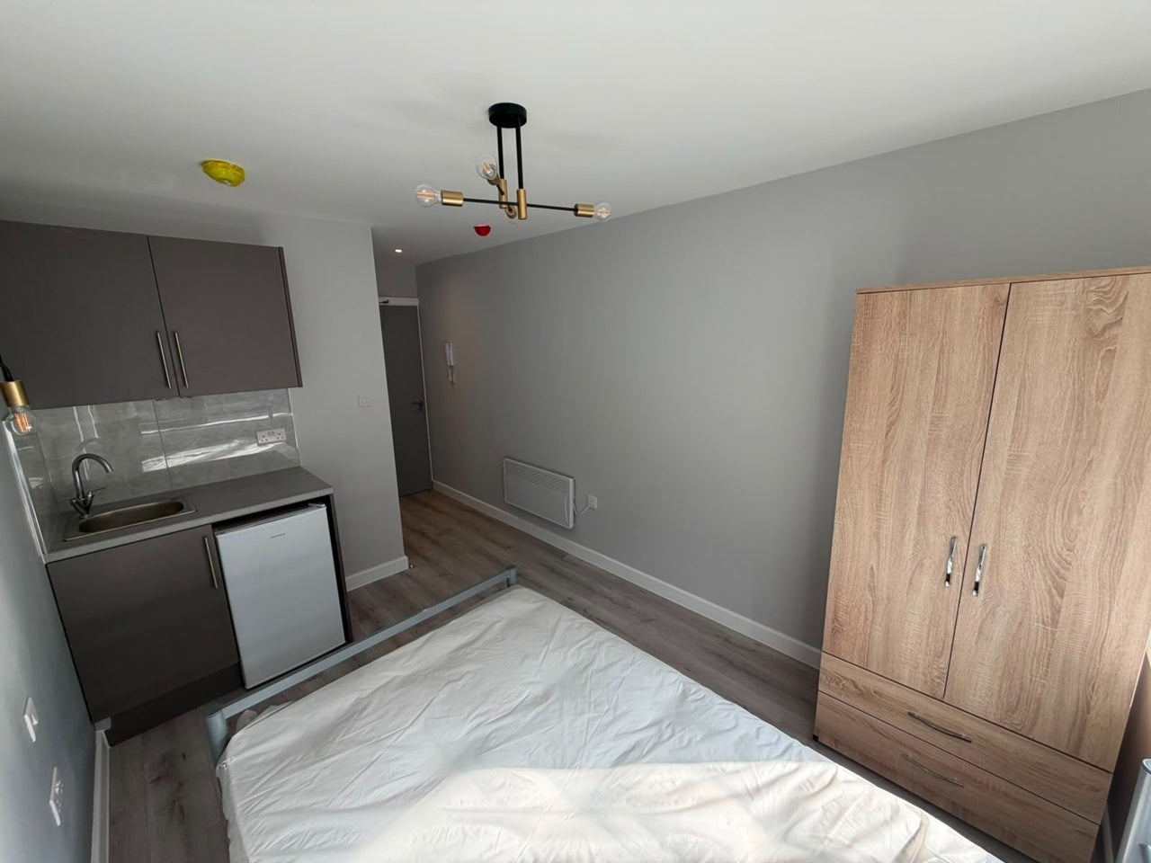 Flat Seven Sisters Road in Greater London