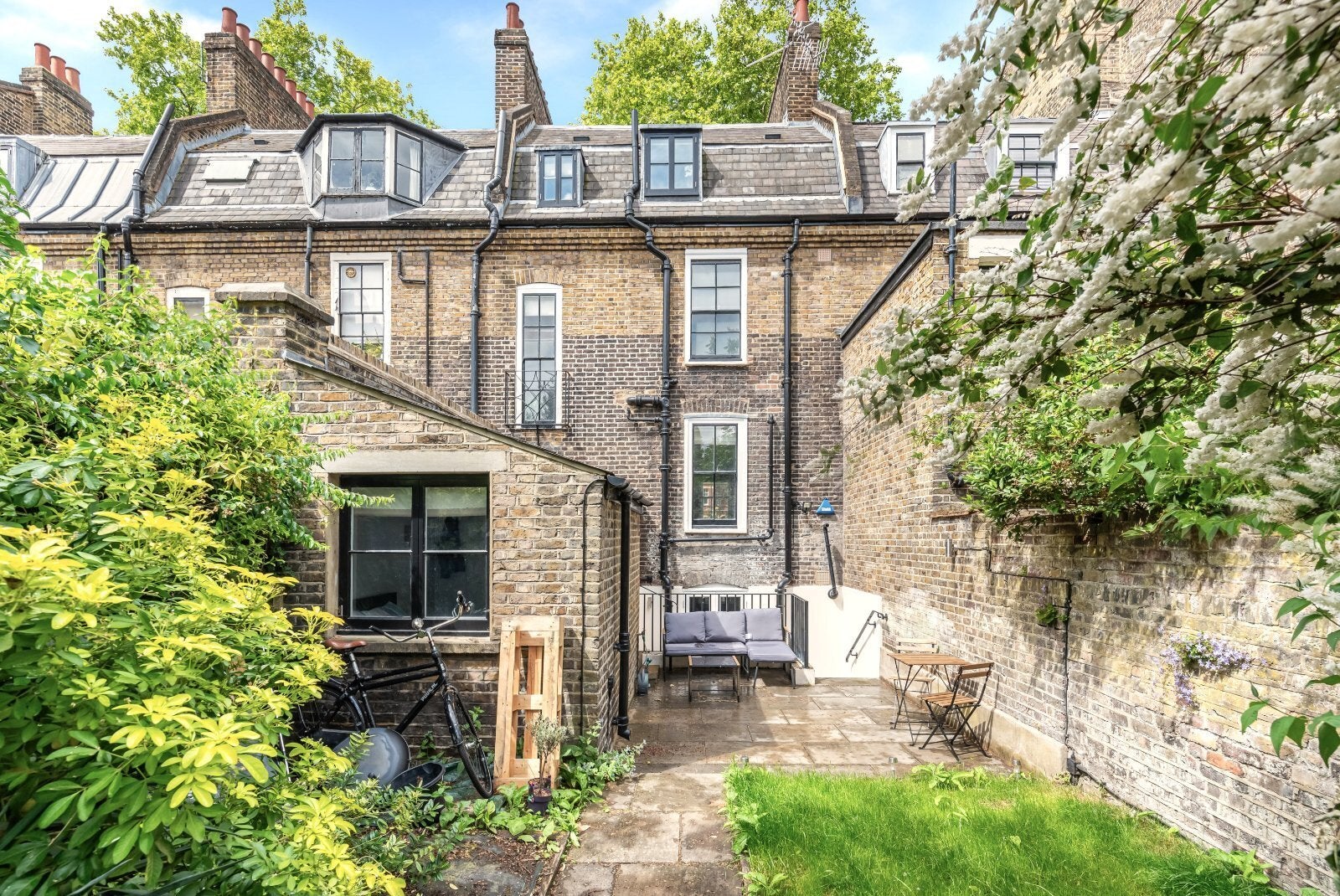 House Kennington Road in Greater London