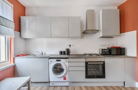 Flat Herne Hill Road in Greater London