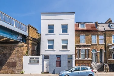Flat Herne Hill Road in Greater London