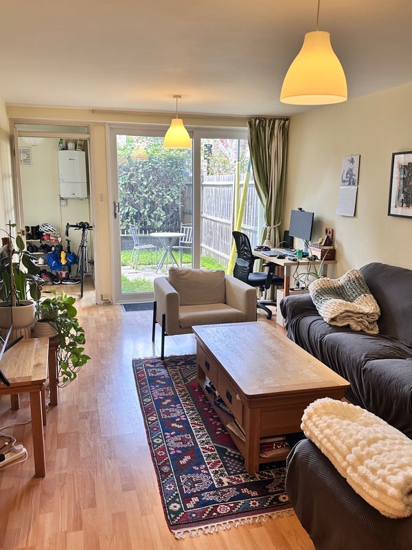 Room Upper Dengie Walk in Greater London