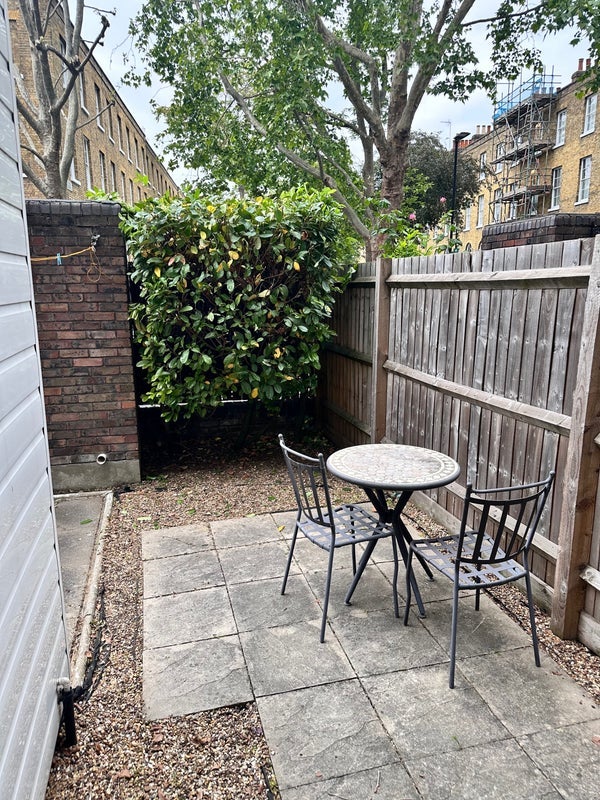 Room Upper Dengie Walk in Greater London