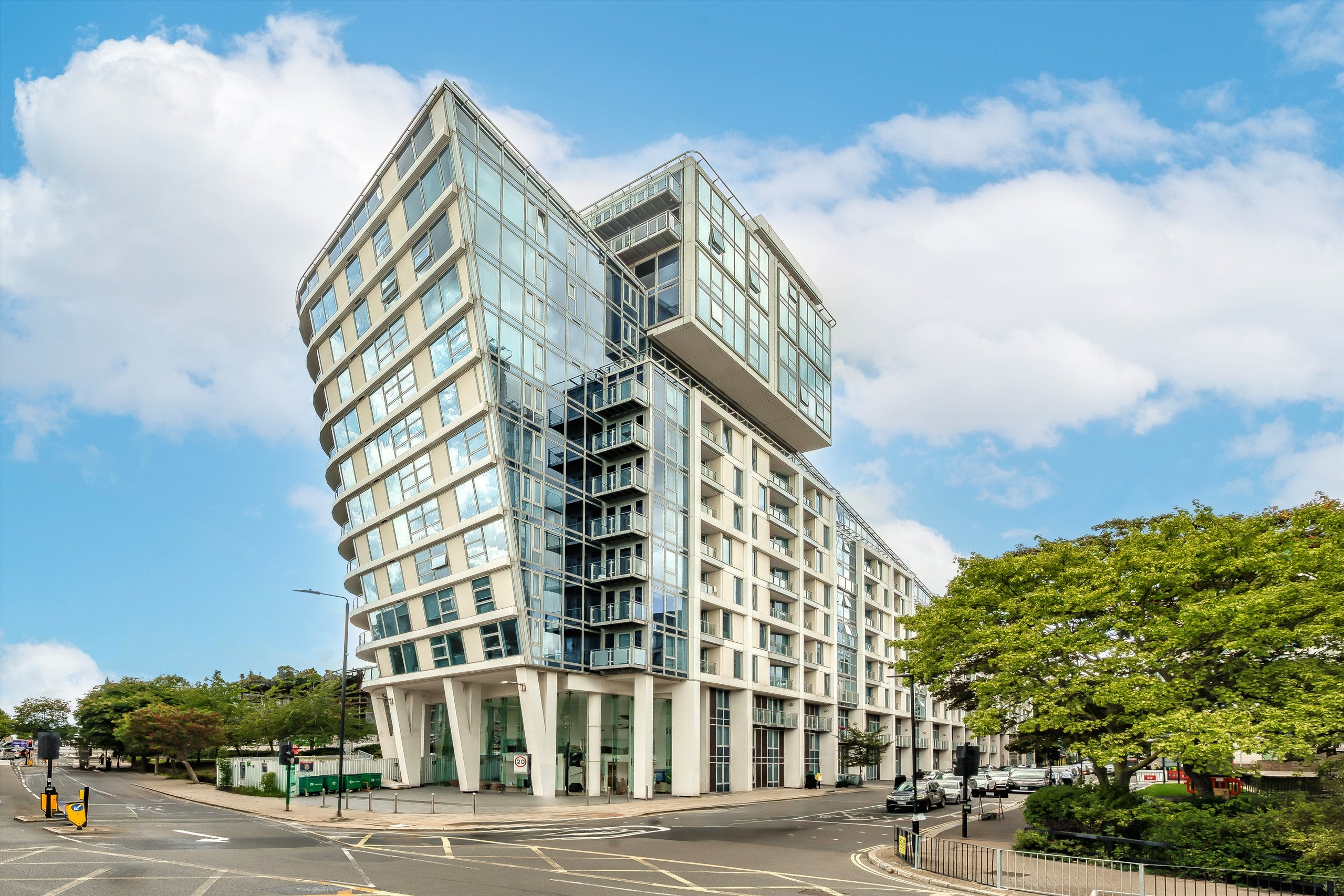 Flat Primrose Hill Road in Greater London
