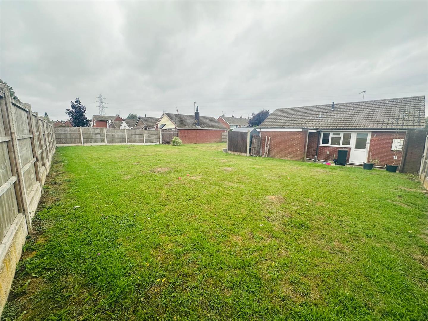 House Hoylake Close in Nuneaton and Bedworth