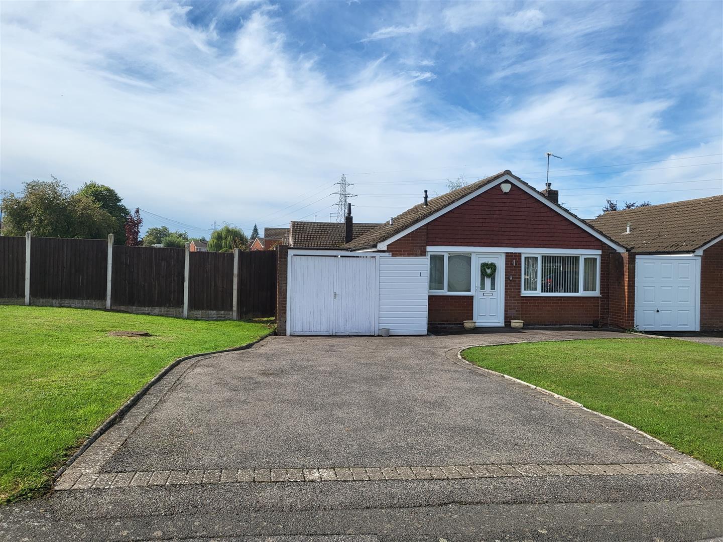 House Hoylake Close in Nuneaton and Bedworth