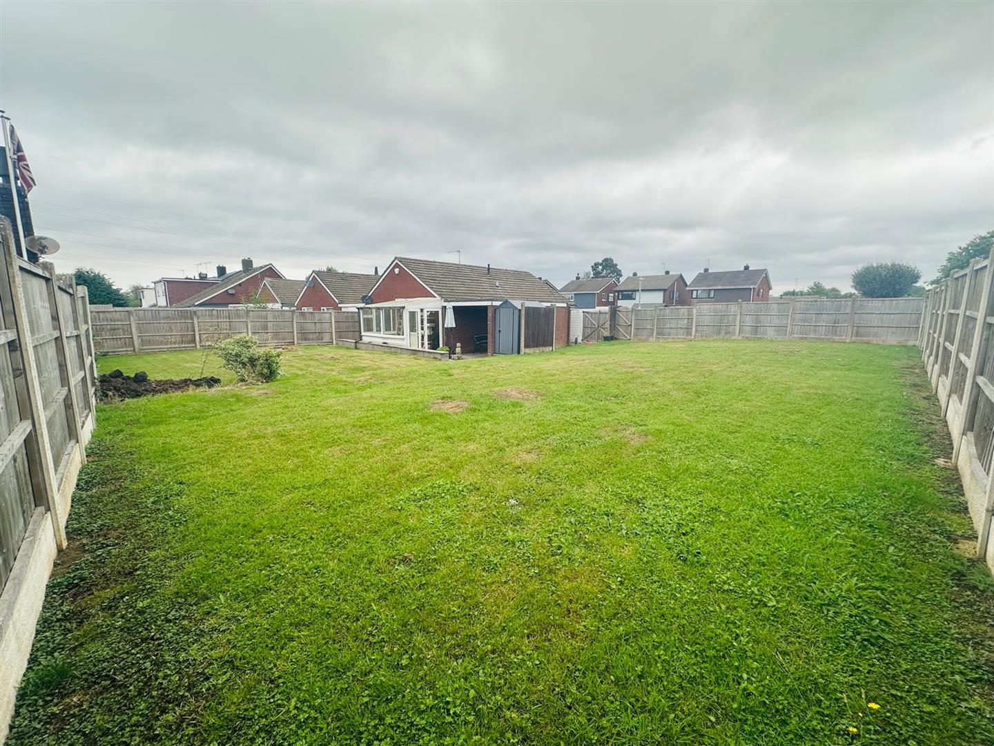House Hoylake Close in Nuneaton and Bedworth