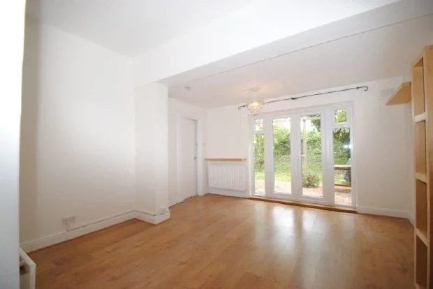 Flat Brailsford Road in Greater London