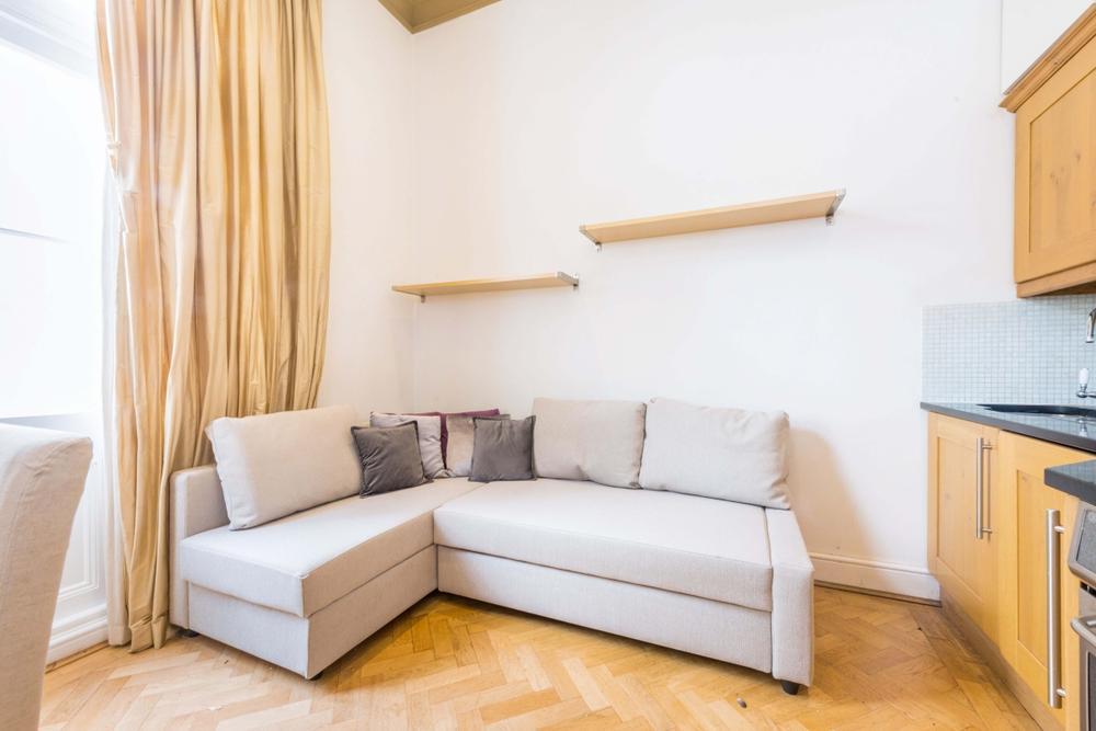 Flat Blomfield Villas in City of Westminster