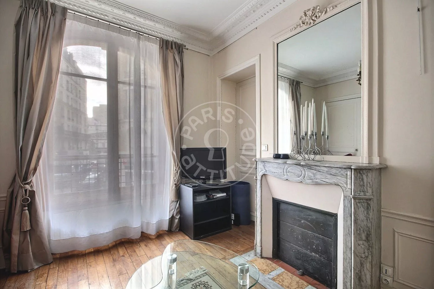 Flat Rue Clodion in Paris