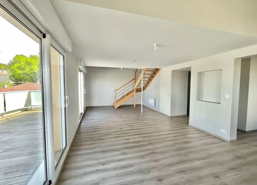 Appartement Rue Albert Camus à Boulazac Isle Manoire