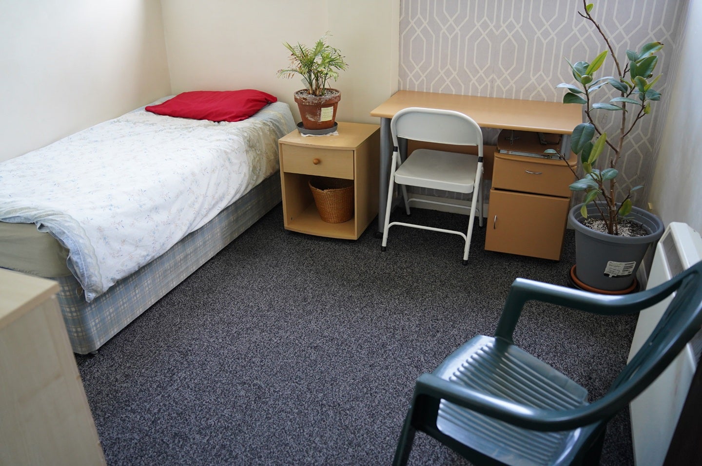 Room Hinton Road in Bournemouth