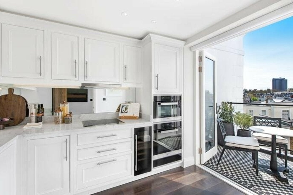 Flat Prince of Wales Terrace in Greater London