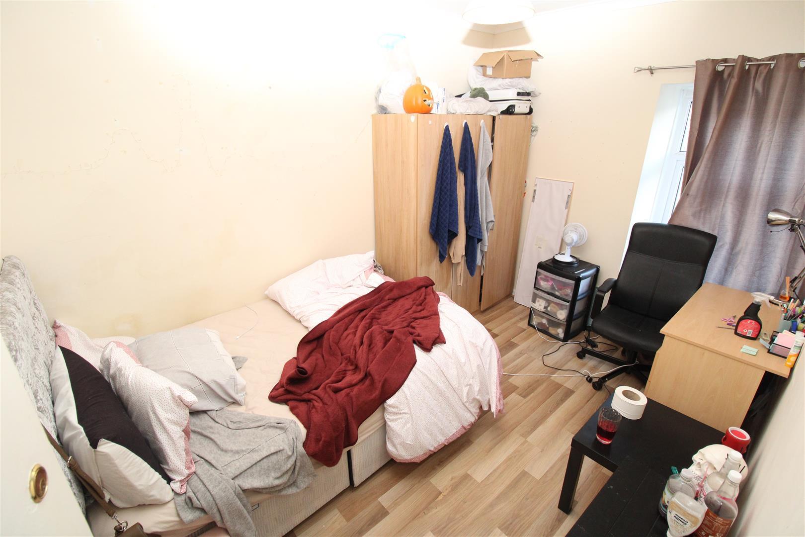 Flat Queen Street in Pontypridd
