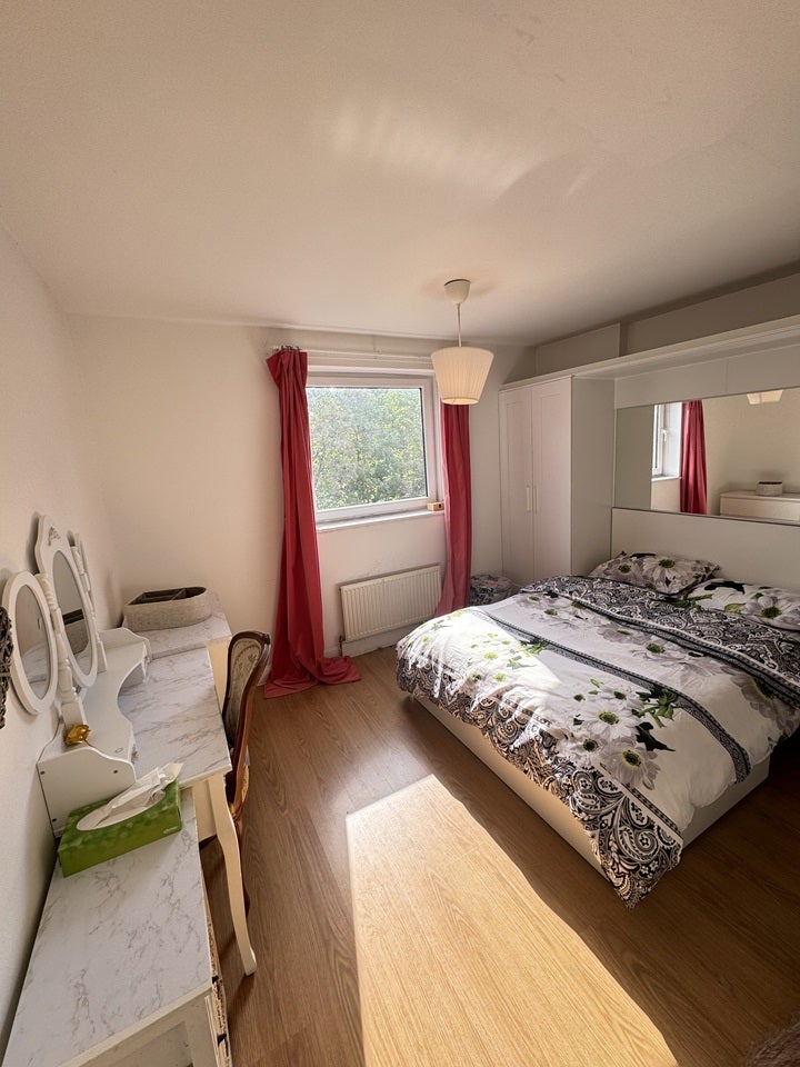 Room Lots Road in Greater London